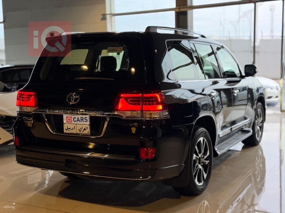 تويوتا لاندكروزر